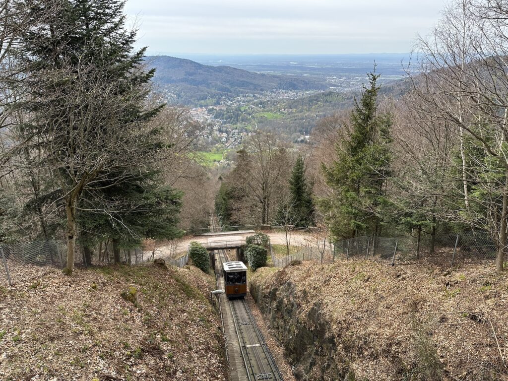 Mit der Zahnradbahn auf den Merkur