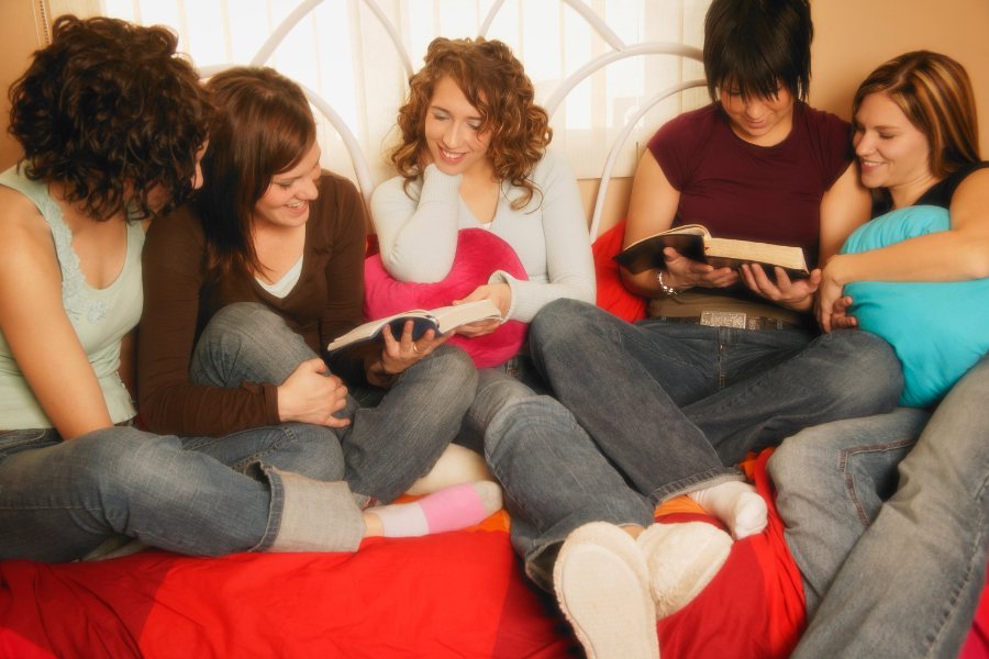 Leserunden. Mit anderen über Bücher reden.