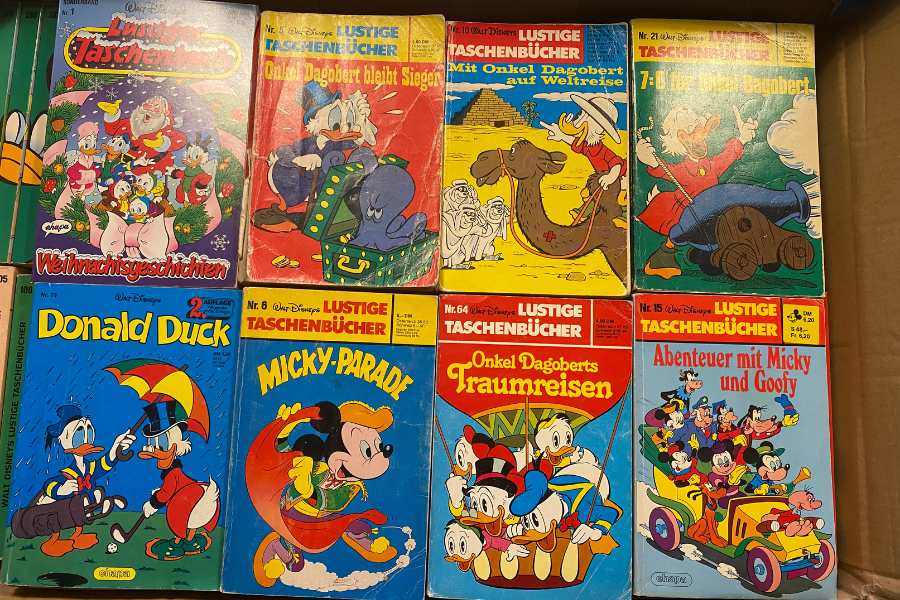Alte Lustige Taschenbücher.