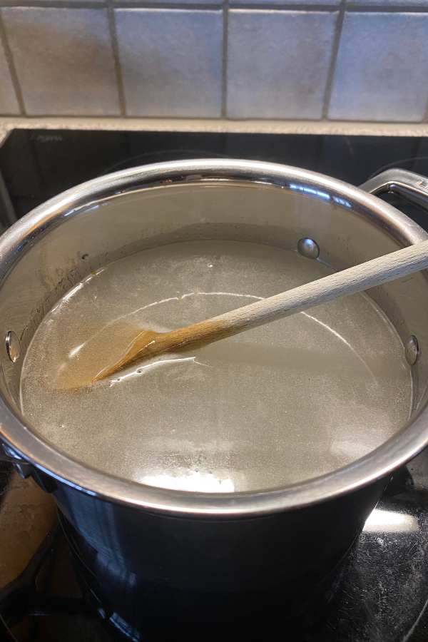 Zuckerlösung für die Bienen